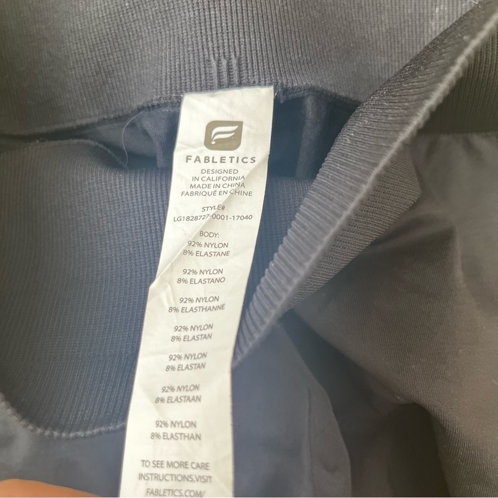 ** Fabletics High-Waisted Seamless Rib Ribbed Legging - Black Medium - Picture 7 of 8